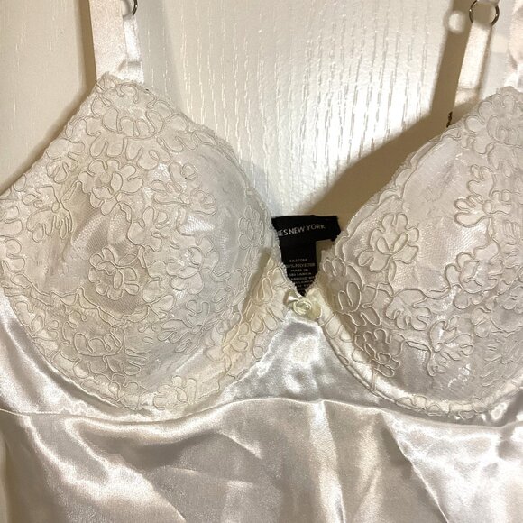 Jones New York Women's White Slip Chemise Size S/P Baby Doll Adjustable Straps - Picture 4 of 10